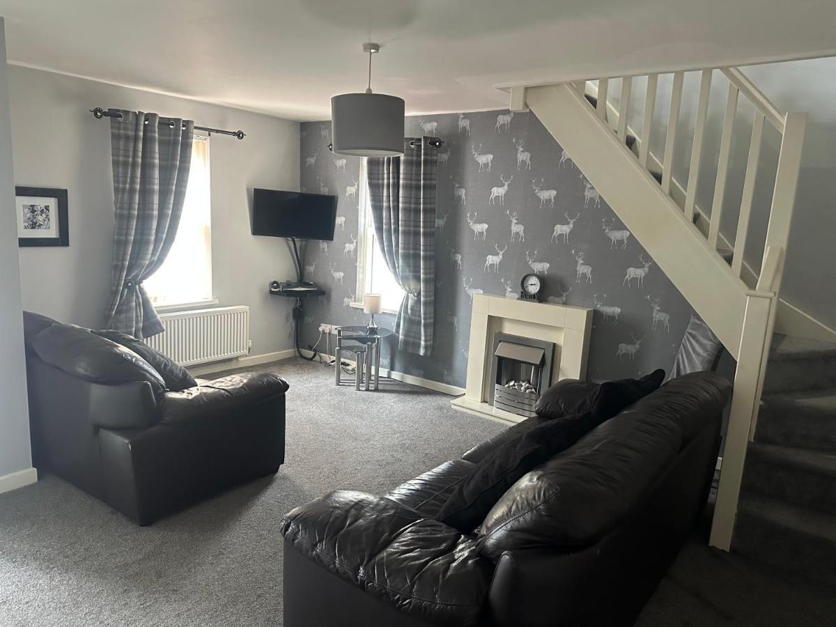 3 Dialknowe - - 3 Bedrooms *